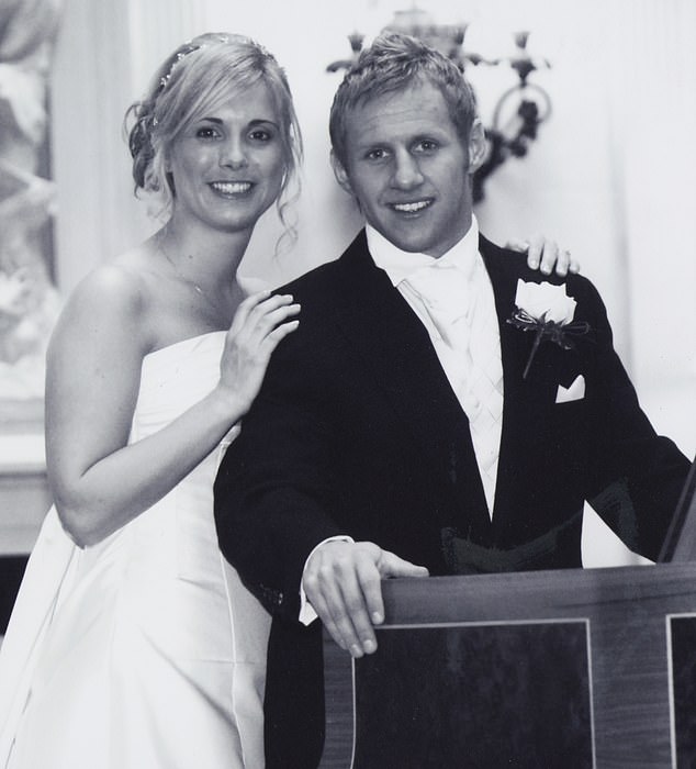 Rob and Lindsey on their wedding day in 2006