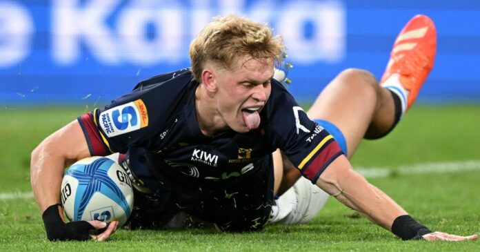 Explosive young fullback arrives at Super Rugby level to tear apart Blues