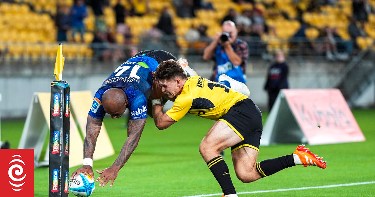 Blues get first win of the season in wild match in Wellington