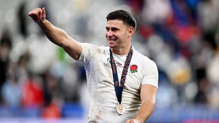 How many players have won 100 caps for the England men's side?