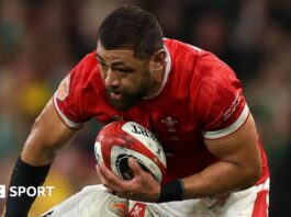 Taulupe Faletau in action for Wales against Ireland