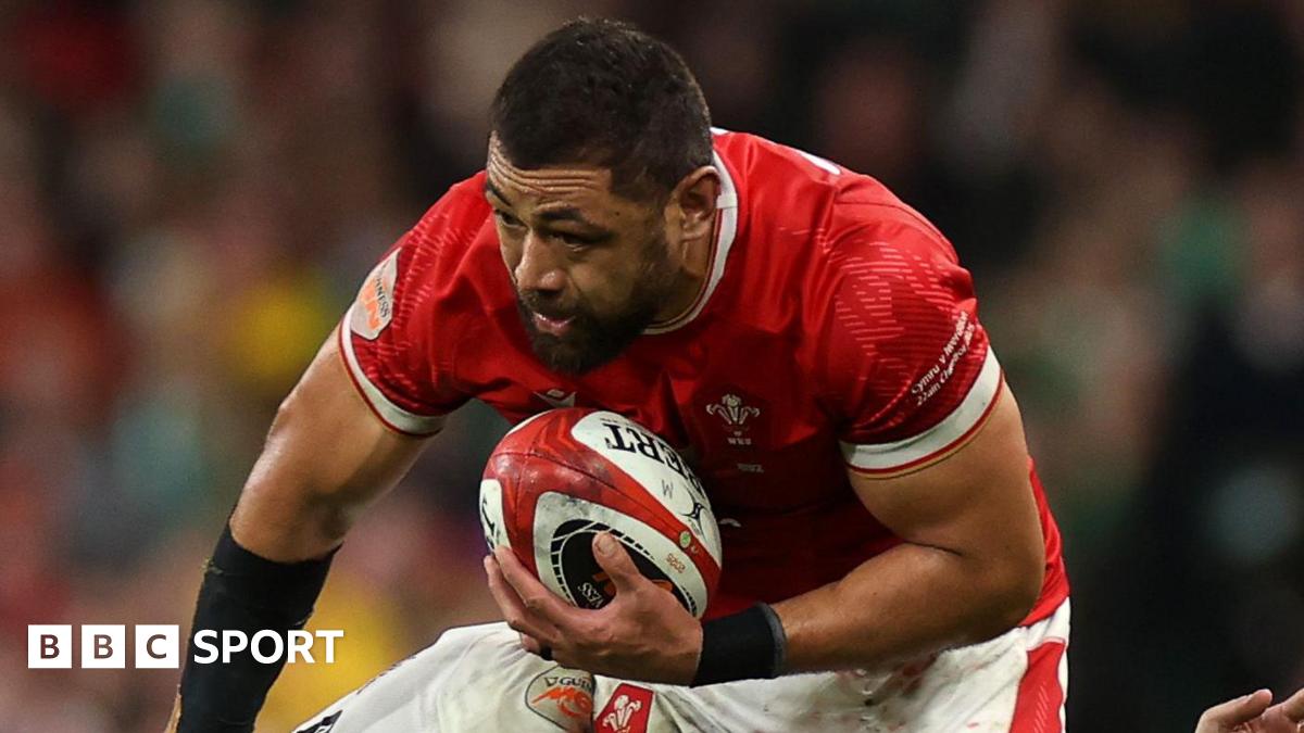 Taulupe Faletau in action for Wales against Ireland